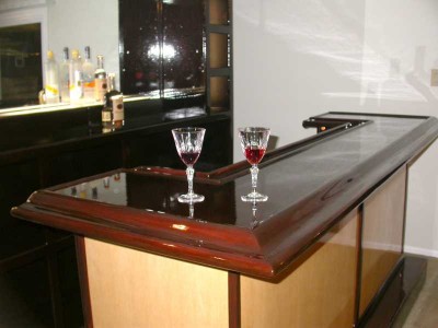 gloss-top-wine-bar