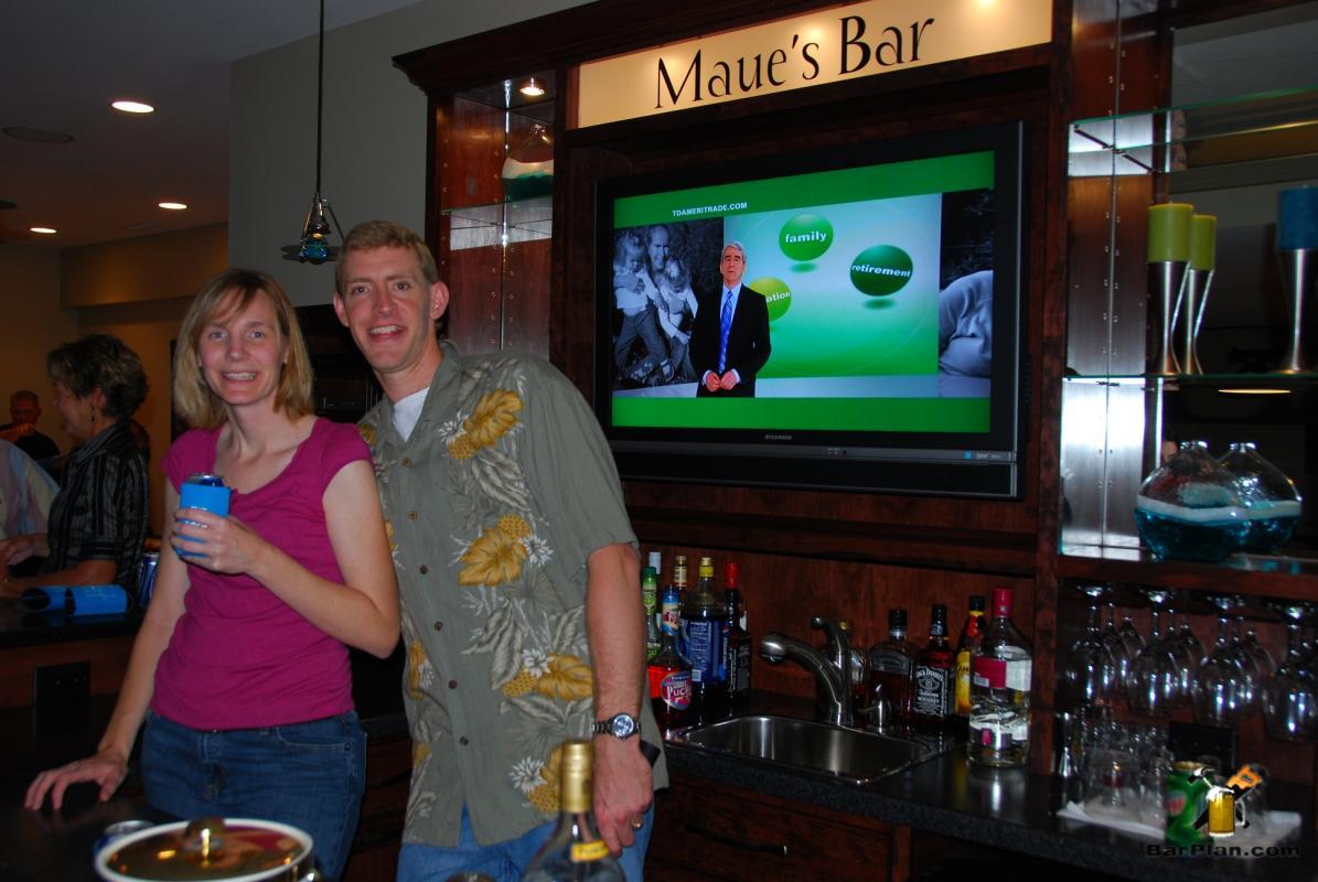 Maue's classic home bar